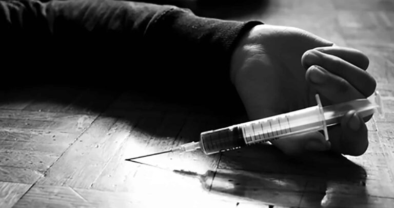 The Process of Heroin Detox : What You Should Know About Heroin Detoxification, Withdrawal and Treatment