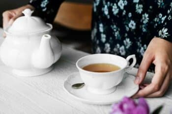 Theanine sources. Drinking a cup of tea