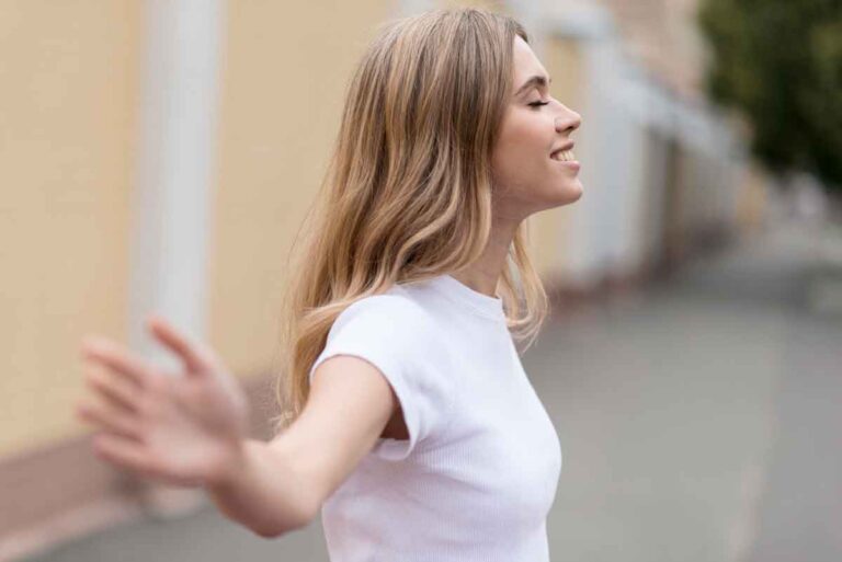 Breaking Free from People Pleasing: Cultivating Healthy Boundaries